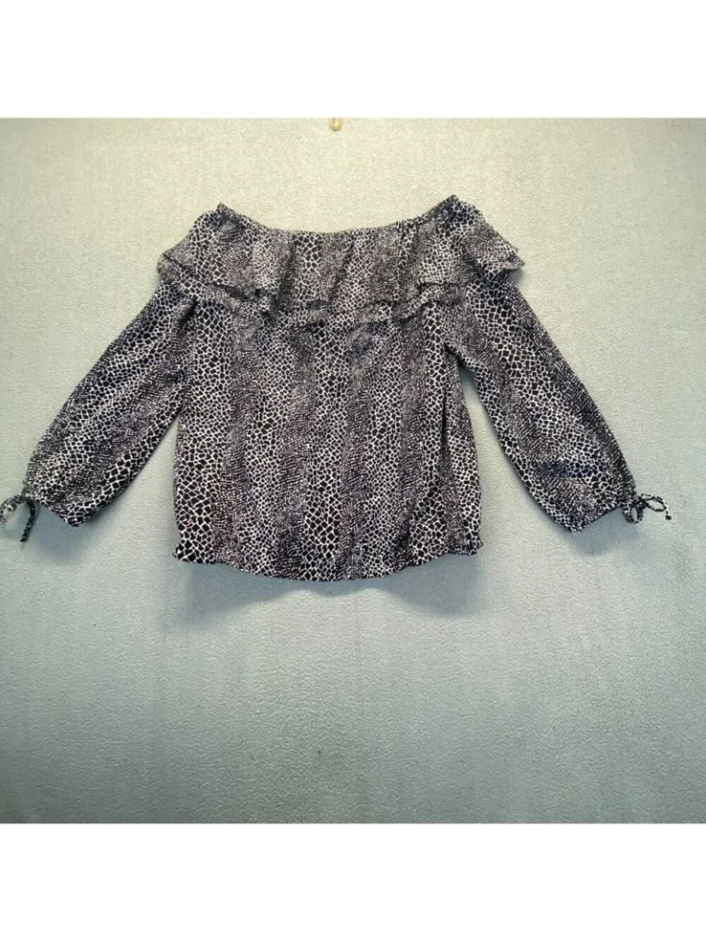 Michael Kors Women's Long Sleeve Ruffled Top Chocolate Animal Print Size M
